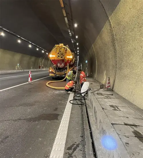 原平隧道排水渠清淤